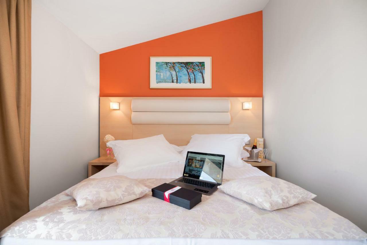 Hotel Maritimo Makarska Luaran gambar