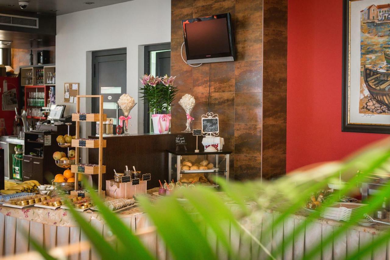 Hotel Maritimo Makarska Luaran gambar
