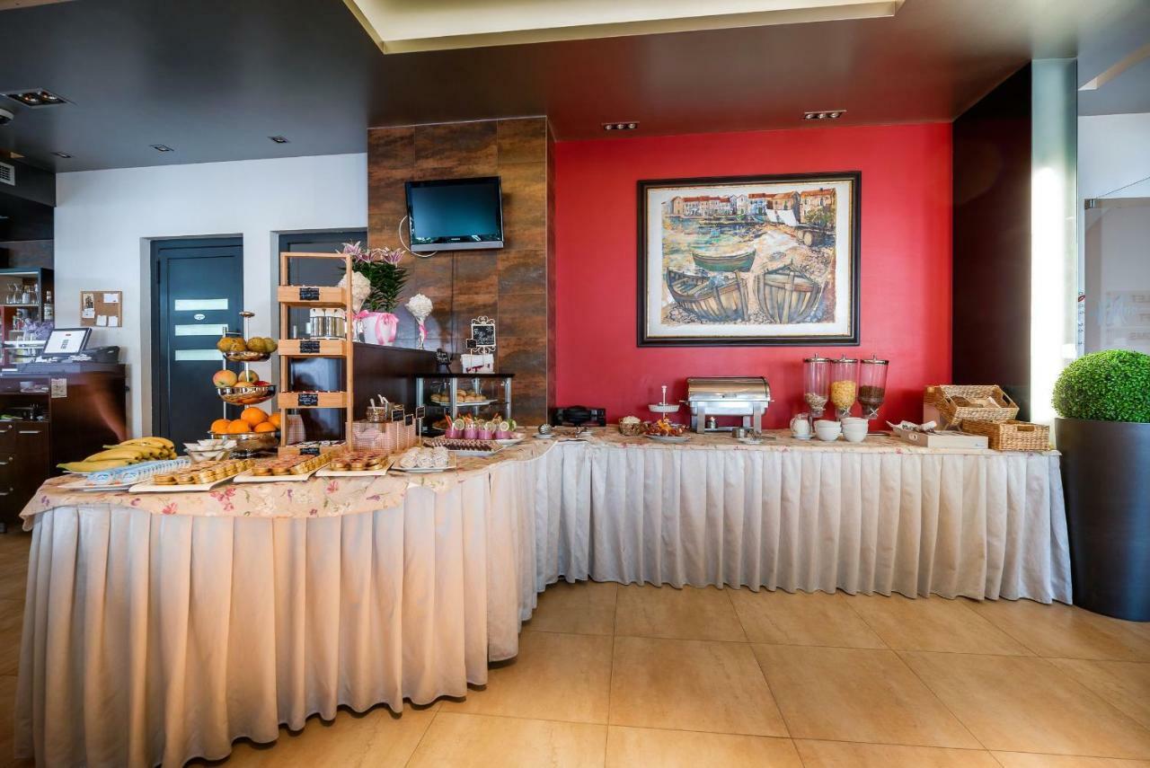 Hotel Maritimo Makarska Luaran gambar
