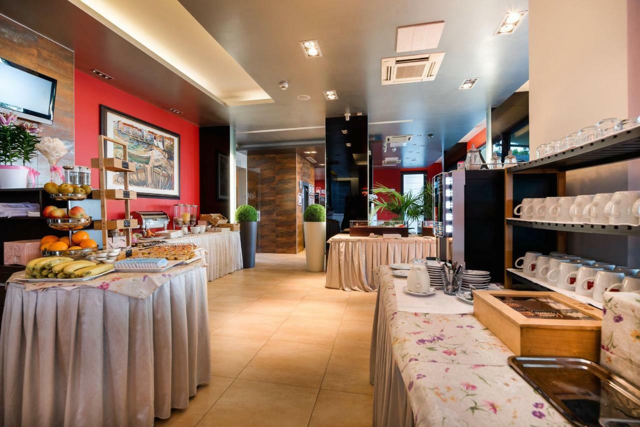 Hotel Maritimo Makarska Luaran gambar