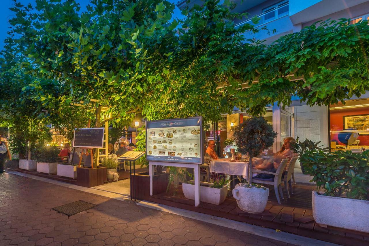 Hotel Maritimo Makarska Luaran gambar